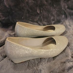 DREAM PAIRS Mid Wedge Heel silver glitter Sz 8.5
